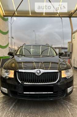 Универсал Skoda Superb 2010 в Нововолынске