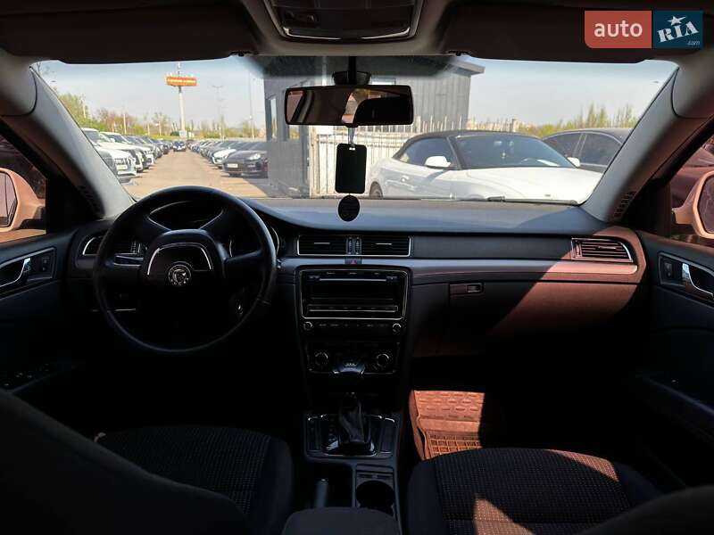 Лифтбек Skoda Superb 2011 в Кривом Роге