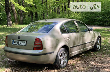 Лифтбек Skoda Superb 2005 в 