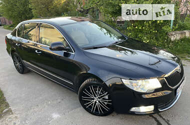 Лифтбек Skoda Superb 2011 в Калуше