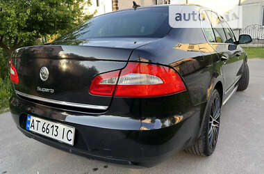 Лифтбек Skoda Superb 2011 в Калуше