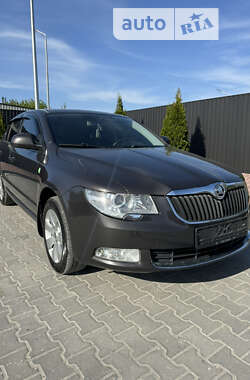 Skoda Superb 2011