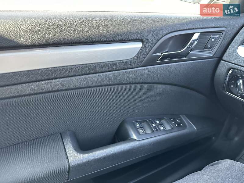 Лифтбек Skoda Superb 2013 в Ужгороде