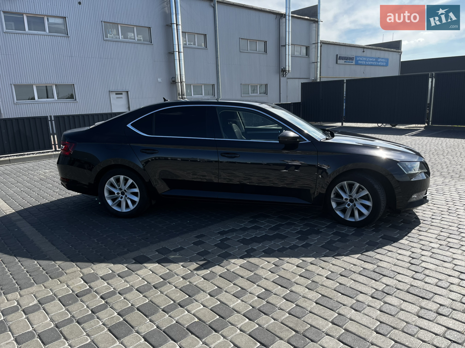 2019 Skoda Superb - мініатюра 9