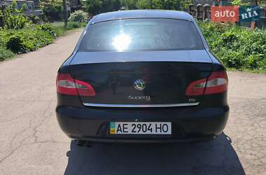 Лифтбек Skoda Superb 2011 в 