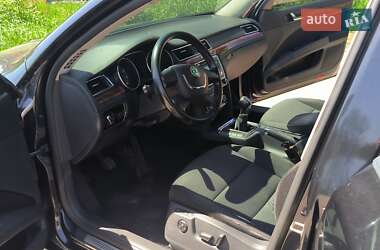 Лифтбек Skoda Superb 2011 в 