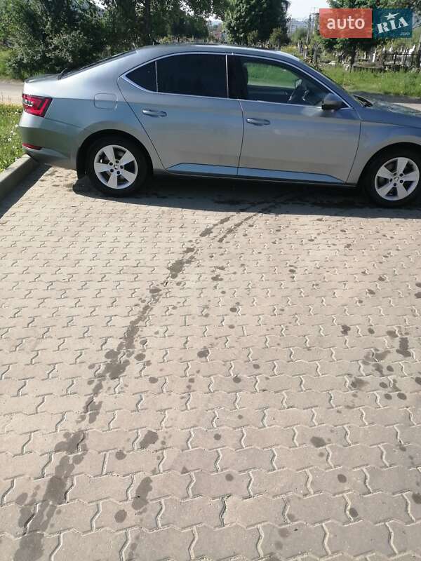 Лифтбек Skoda Superb 2017 в Ужгороде