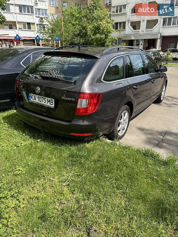 Универсал Skoda Superb 2010 в Киеве