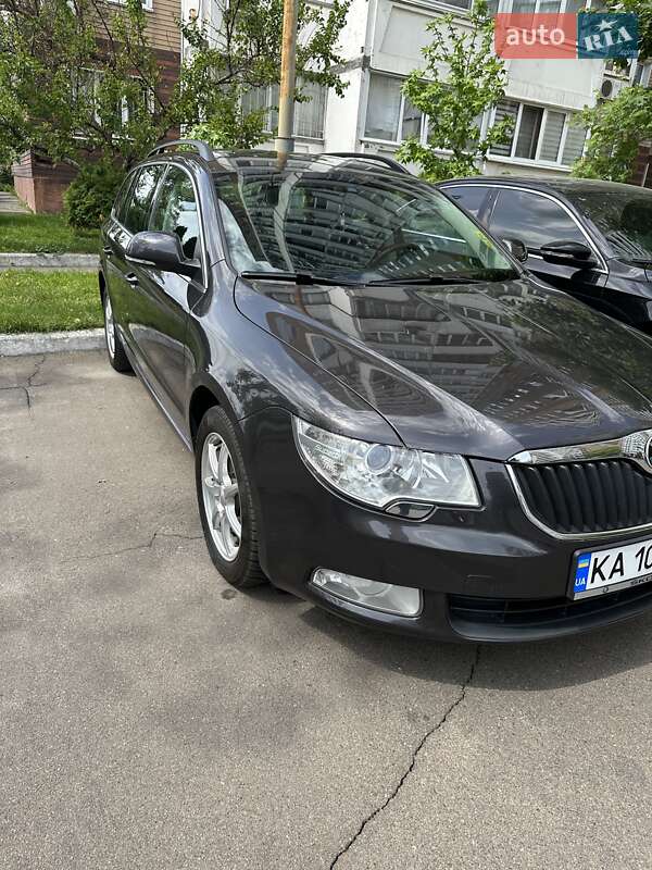 Универсал Skoda Superb 2010 в Киеве