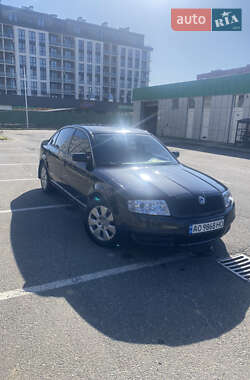 Лифтбек Skoda Superb 2005 в Ужгороде