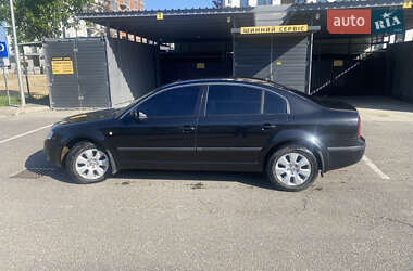 Лифтбек Skoda Superb 2005 в Ужгороде