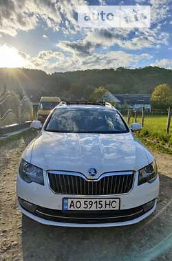 Универсал Skoda Superb 2013 в Тячеве