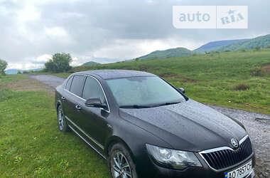 Ліфтбек Skoda Superb 2015 в Ужгороді