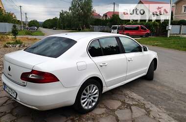 Лифтбек Skoda Superb 2013 в Ужгороде