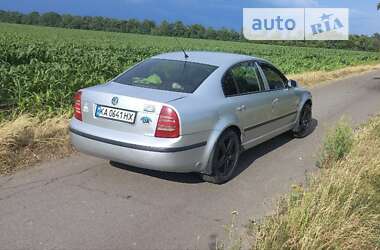 Лифтбек Skoda Superb 2005 в Прилуках