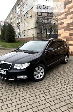 Універсал Skoda Superb 2011 в Володимир-Волинському