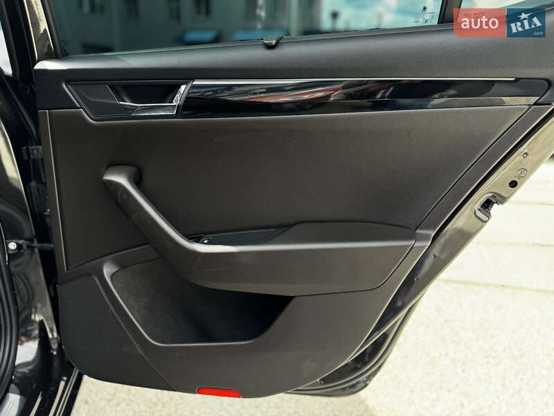 Лифтбек Skoda Superb 2016 в Звягеле