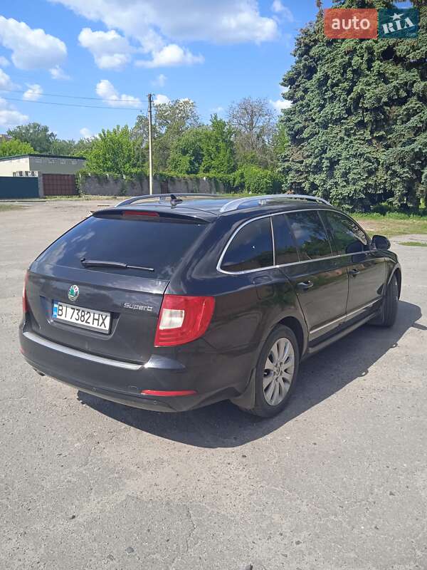 Універсал Skoda Superb 2010 в Гадячі