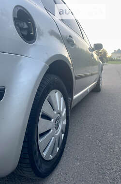 Лифтбек Skoda Superb 2004 в Ровно