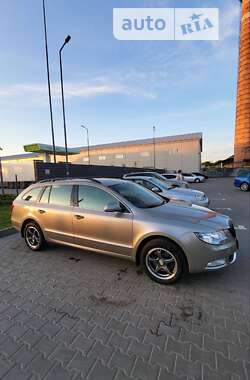 Универсал Skoda Superb 2011 в Житомире