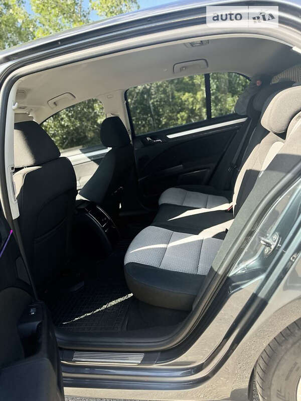 Лифтбек Skoda Superb 2008 в Иванкове