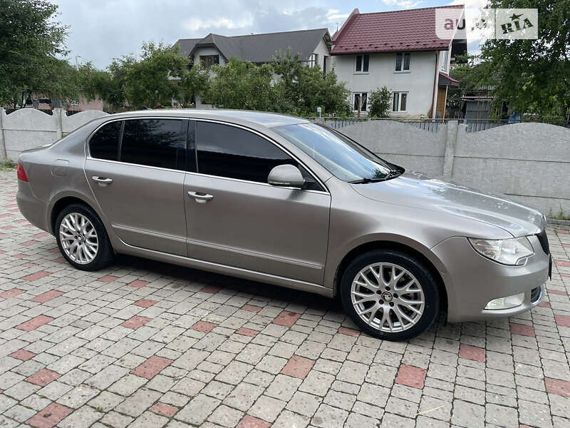 Лифтбек Skoda Superb 2010 в Ивано-Франковске