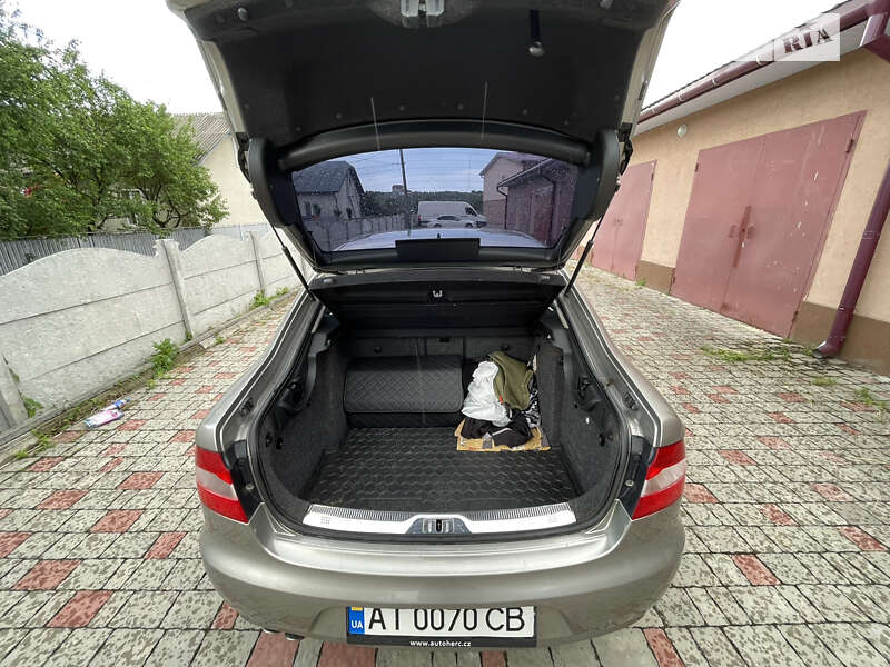 Лифтбек Skoda Superb 2010 в Ивано-Франковске