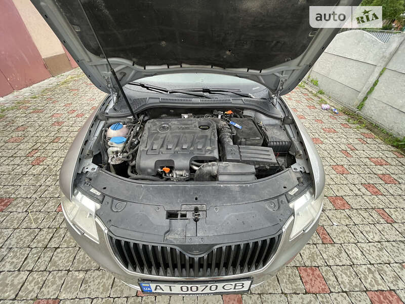 Лифтбек Skoda Superb 2010 в Ивано-Франковске