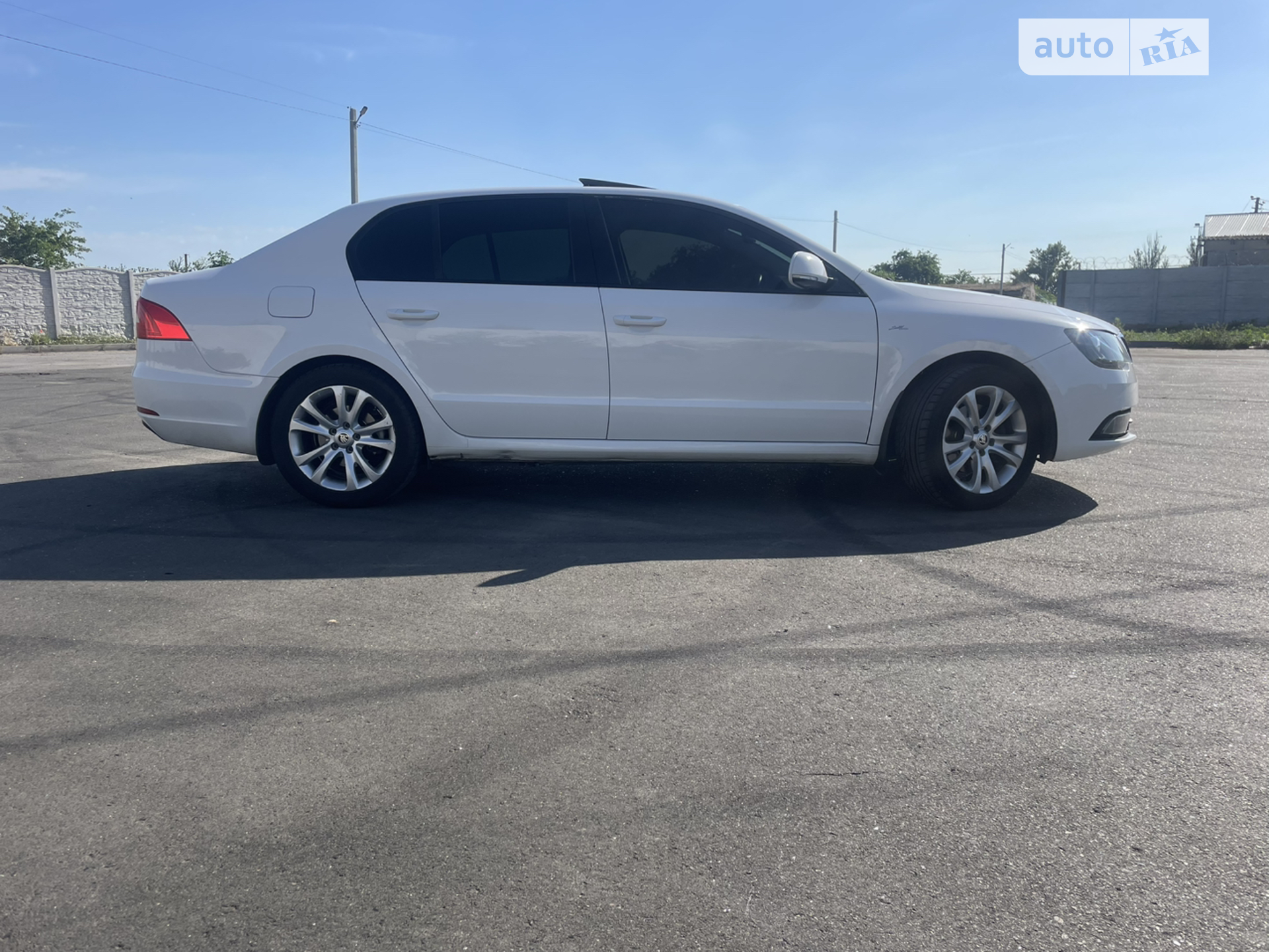 2013 Skoda Superb - мініатюра 12