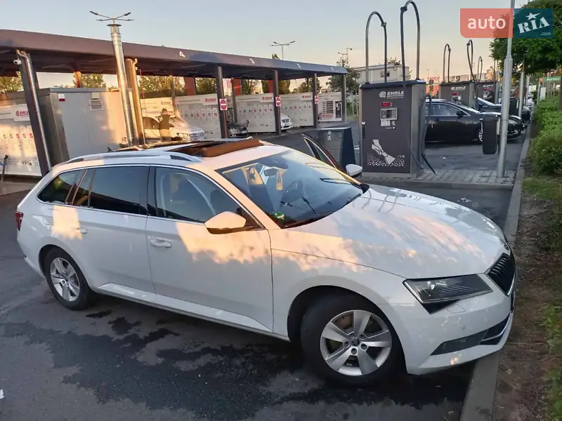Skoda Superb 2018 VIN TMBJH7NP8K7023404 фото оголошення 15 з 125
