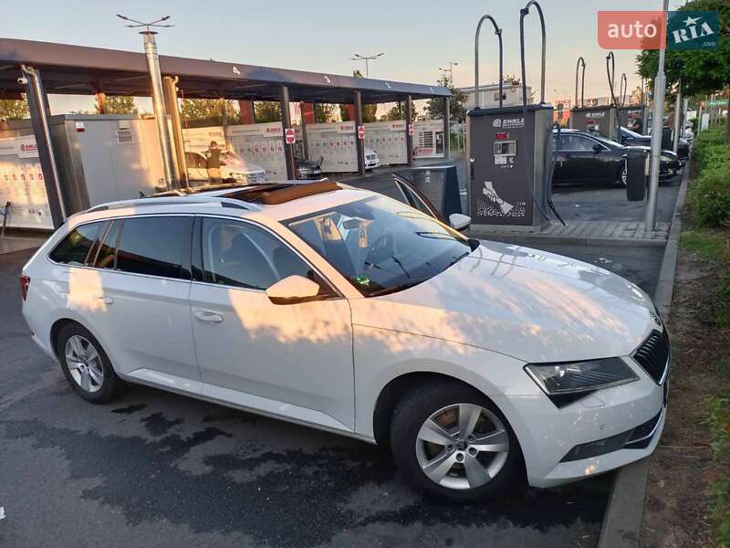Универсал Skoda Superb 2018 в Хусте