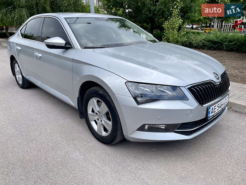 Ліфтбек Skoda Superb 2016 в 