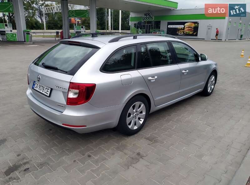 Универсал Skoda Superb 2013 в Киеве
