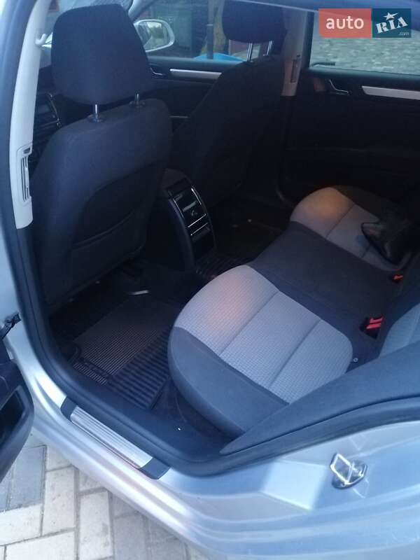 Лифтбек Skoda Superb 2011 в Киеве