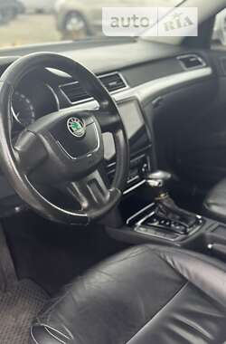 Універсал Skoda Superb 2011 в Чернівцях