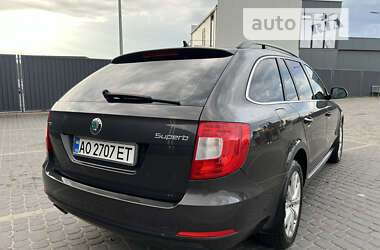 Універсал Skoda Superb 2011 в Мукачевому