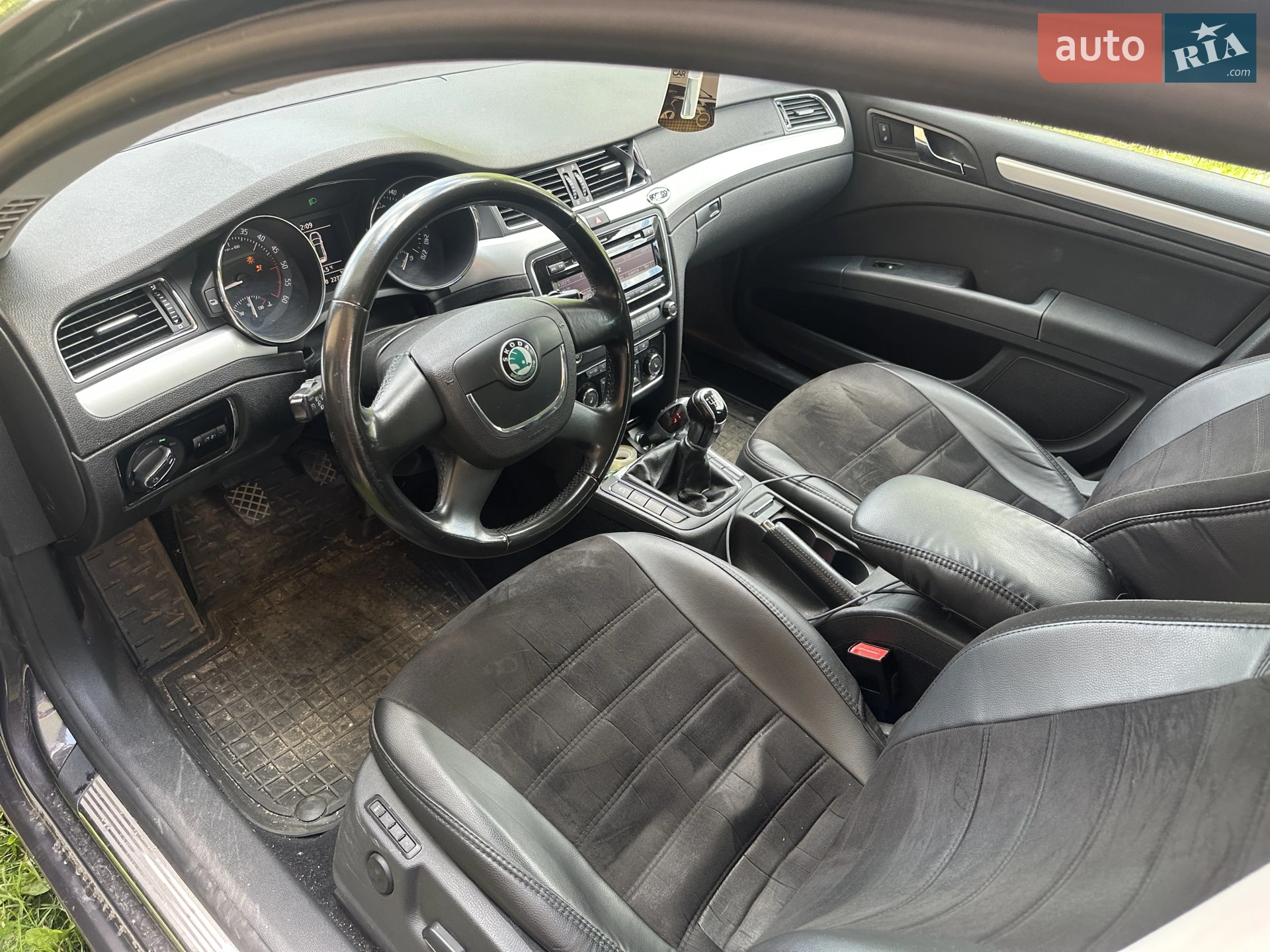 2010 Skoda Superb - мініатюра 3