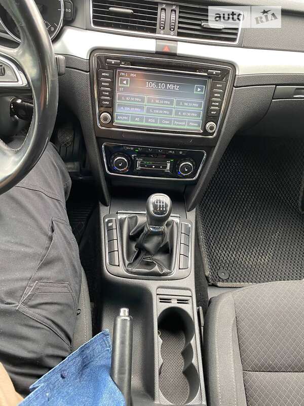 Лифтбек Skoda Superb 2013 в Житомире