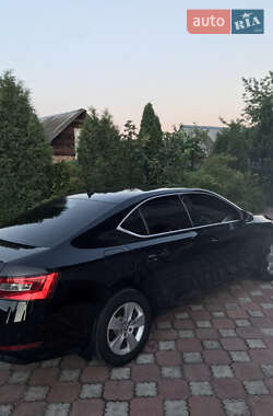 Ліфтбек Skoda Superb 2017 в 