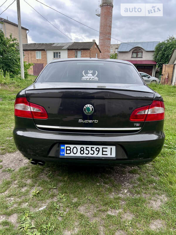 Лифтбек Skoda Superb 2011 в Тернополе