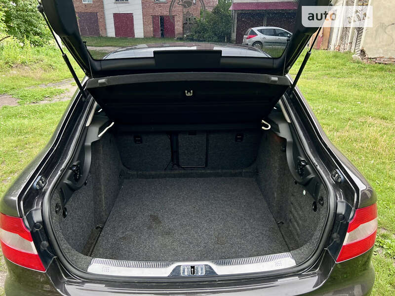 Лифтбек Skoda Superb 2011 в Тернополе