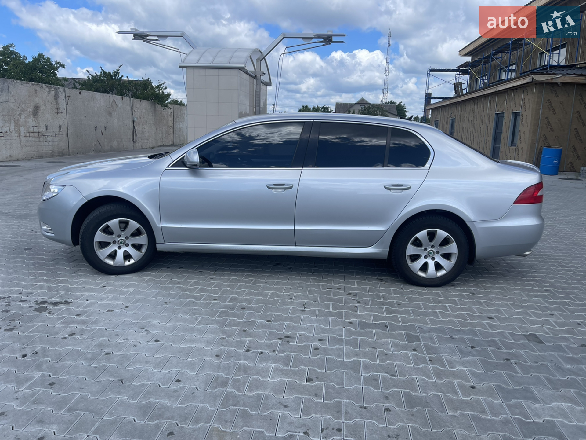 2010 Skoda Superb - мініатюра 5