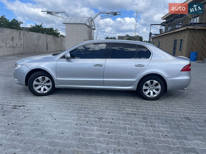 Лифтбек Skoda Superb 2010 в Рокитном