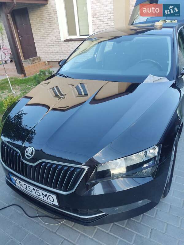 Лифтбек Skoda Superb 2019 в Киеве