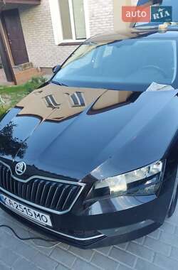 Ліфтбек Skoda Superb 2019 в 