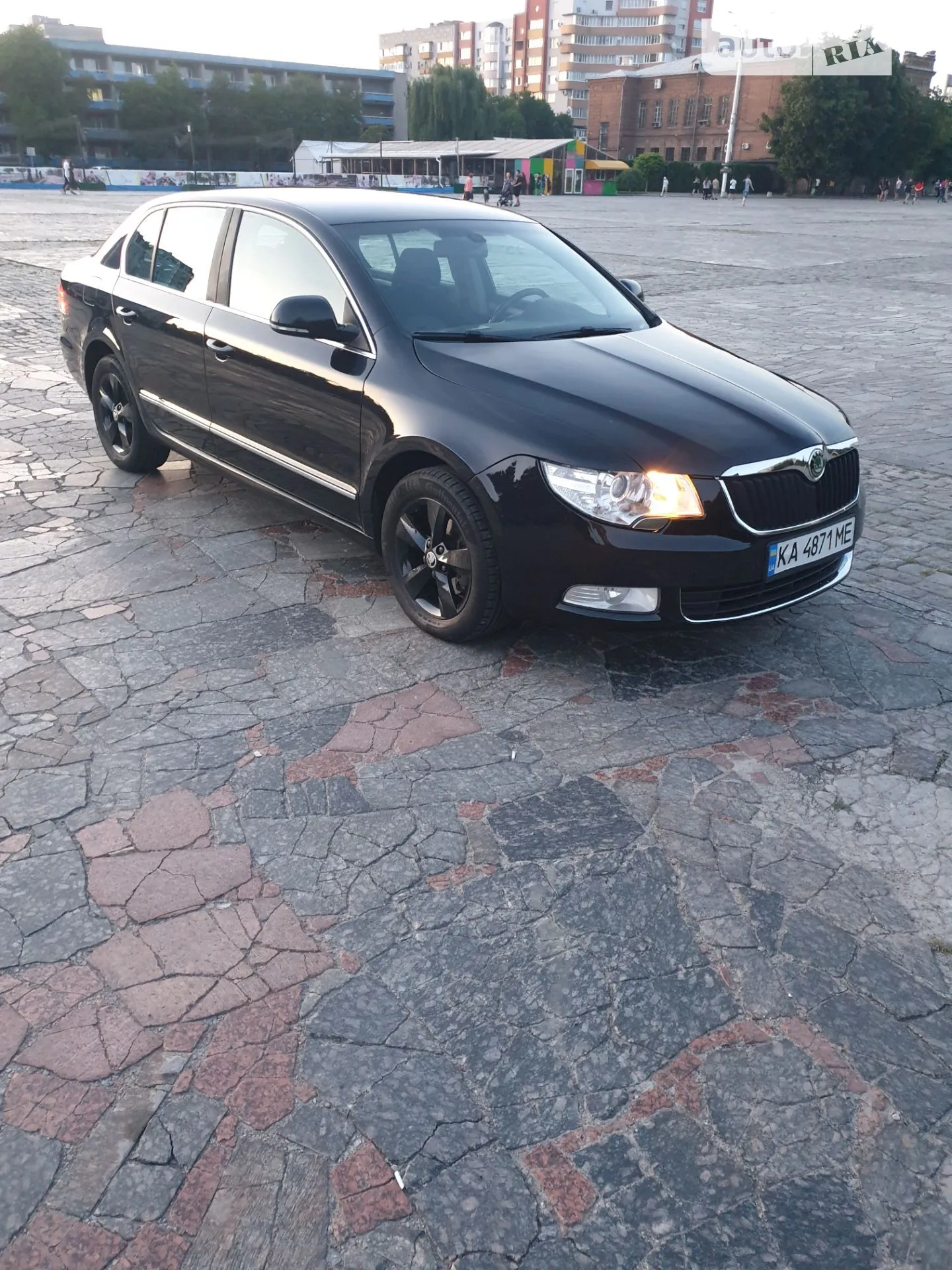 2011 Skoda Superb - мініатюра 2