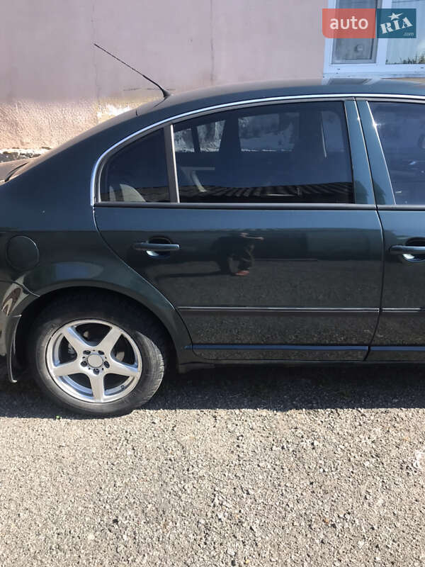 Лифтбек Skoda Superb 2003 в Харькове