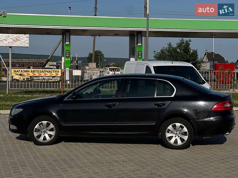 Лифтбек Skoda Superb 2011 в Ужгороде