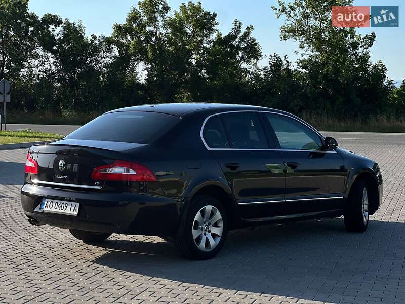 Лифтбек Skoda Superb 2011 в Ужгороде