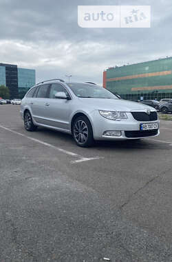 Універсал Skoda Superb 2011 в Києві